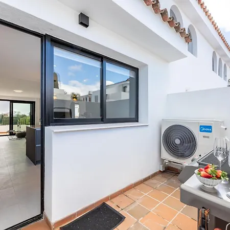 Modern Beachside Townhouse In Costalita - With Sea Views! Vila Estepona