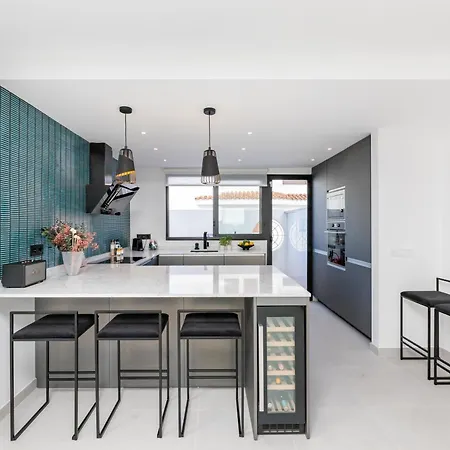 Modern Beachside Townhouse In Costalita - With Sea Views! *