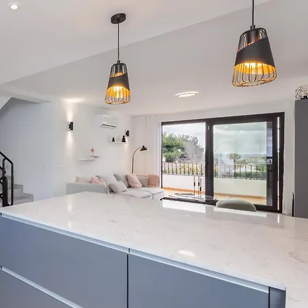 Modern Beachside Townhouse In Costalita - With Sea Views! Vila *