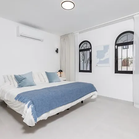 Modern Beachside Townhouse In Costalita - With Sea Views! Villa Estepona